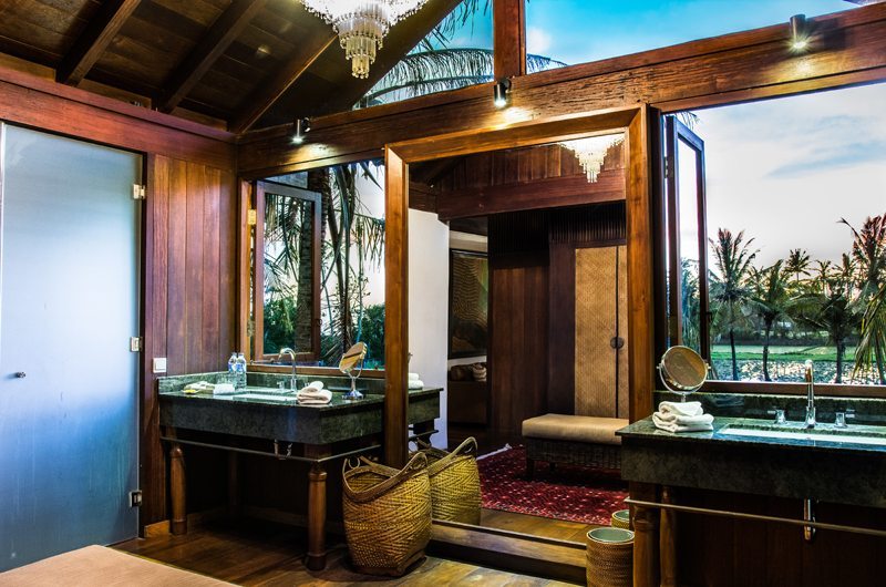 Jeeva Saba Estate En-Suite Bathroom, Gianyar | 8 Bedroom Villas Bali