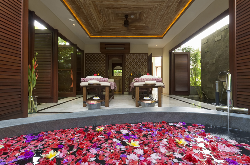 Kaba Kaba Estate Spa Room with Romantic Bathtub, Tabanan | 8 Bedroom Villas Bali