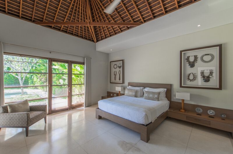 Nyaman Villas Bedroom with Seating Area, Seminyak | 8 Bedroom Villas Bali