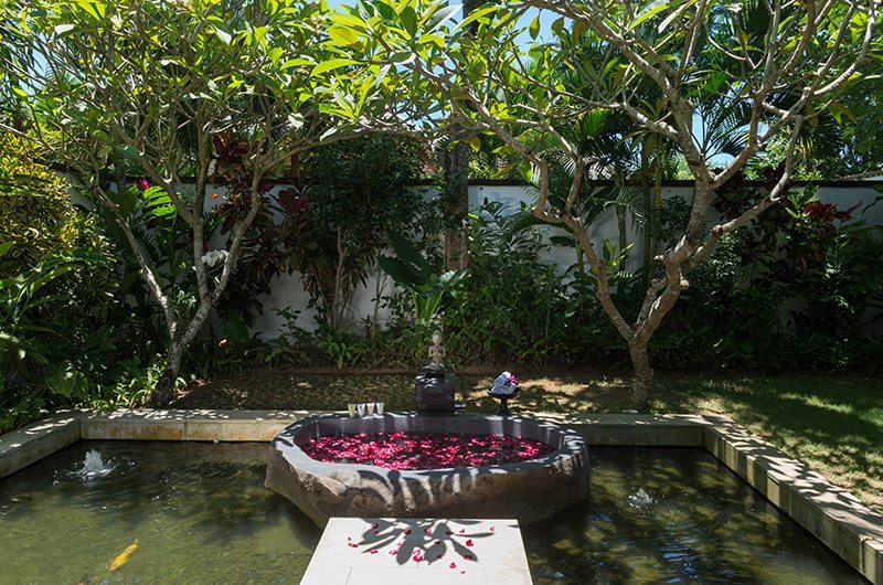 Bendega Villas Open Plan Romantic Bathtub Set Up, Canggu | 8 Bedroom Villas Bali