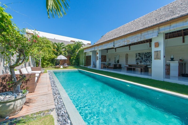 Villa Chocolat Pool Side Seating Area, Seminyak | 8 Bedroom Villas Bali