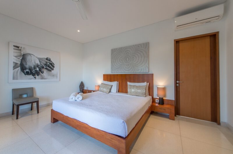 Villa Chocolat Bedroom with Seating Area, Seminyak | 8 Bedroom Villas Bali